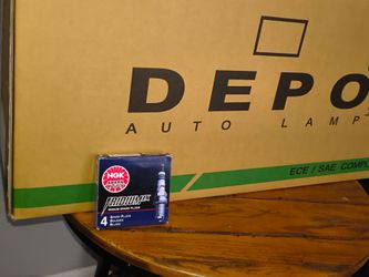 Right sided Headlight Housing For 2015 Nissan Versa Note Sv