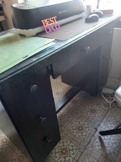 Heavy Solid Wood Glass Nail Desk