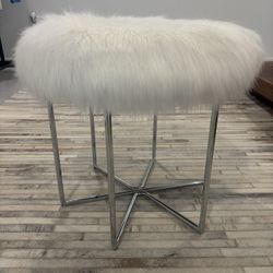 Chair White Fur LIKE NEW