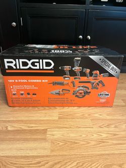 BRAND NEW 12 PIECE (8 POWER TOOLS) POWER TOOL SET 🧰🧰.  18 VOLT.  HOME DEPOT $799 (SEE PIC# 2).  SALE $425🔥🔥🔥
