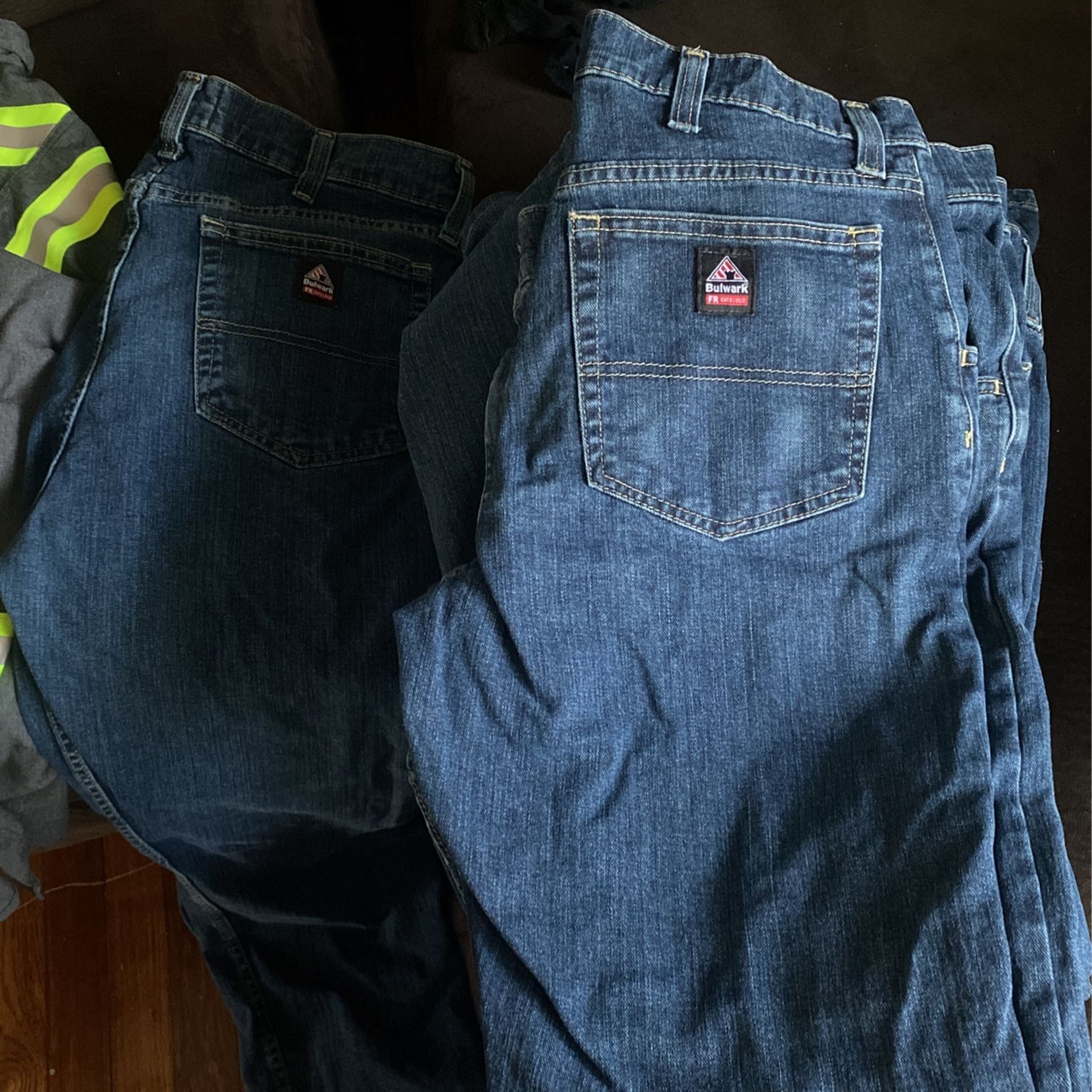 Bulwark Lightly Used FR CAT2/2112 Jeans and FR Shirts