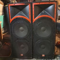 Pair of Cerwin Vega Tower Subwoofers Speakers With Tweeters 