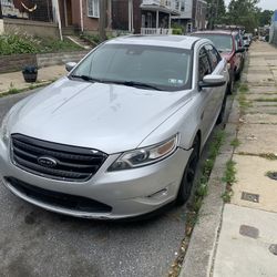 2010 Ford Taurus