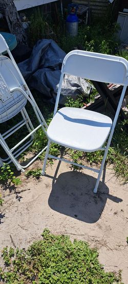 Folded chairs 4 of them