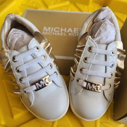 New Toddler Size8 Girls Shoes. $20