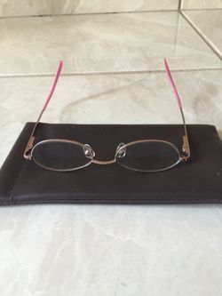 Nice glasses for a litter girl 4 to 6 year