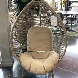 Standing Egg Chair 