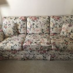 Floral Sleeper sofa with mattress $100 Or Best Offer!!!