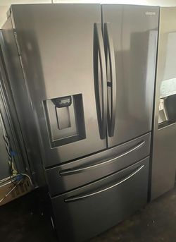 Samsung 4-Door Refrigerator Black Stainless Steel