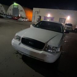 2004 Ford Crown Victoria