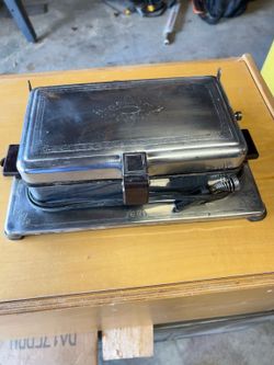 Universal Waffle Maker