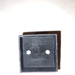 0.5 Carrot Earings *Can Negotiate*