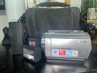 Sony Handycam DCR-SR68 Silver Camcorder