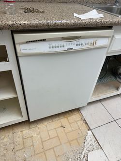Kenmore Ultra Wash QuietGuard Deluxe Dishwasher