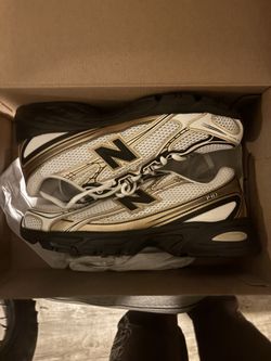 Brand New NEVER WORN new Balance 720s