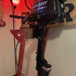 Mercury 4 Stroke Motor (((NEW))) 700$ It Goes For 1500$ 