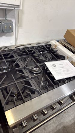 Forno single oven. Gas range