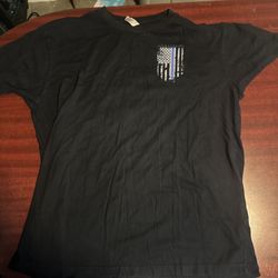 honor and respect blue line flag shirt L