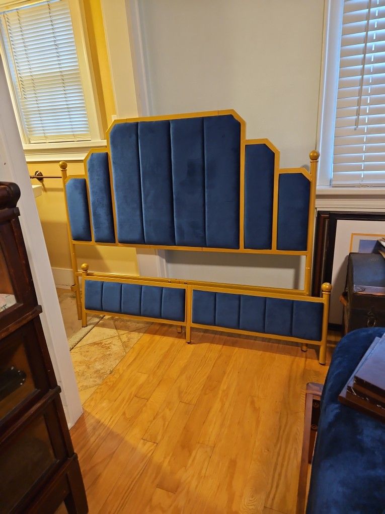 Blue Velvet Queen Platform Bed . No Mattress
