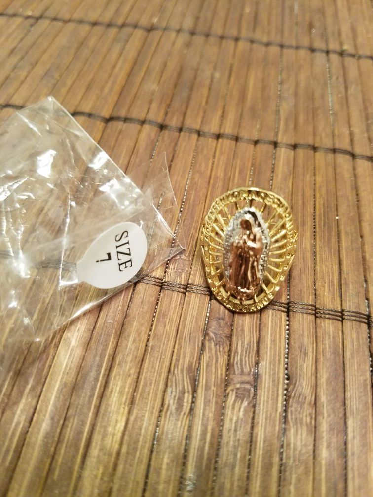 Anillo de la virgen de guadalupe oro laminado