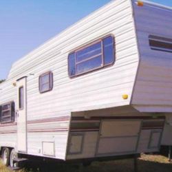 Fleetwood Terry Fifth Wheel 29feet 1986