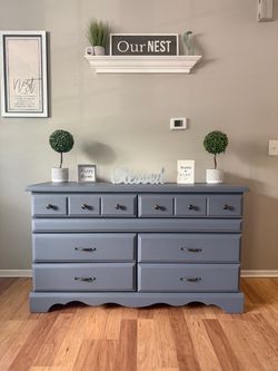 ✨🩶Beautiful solid dresser🩶✨