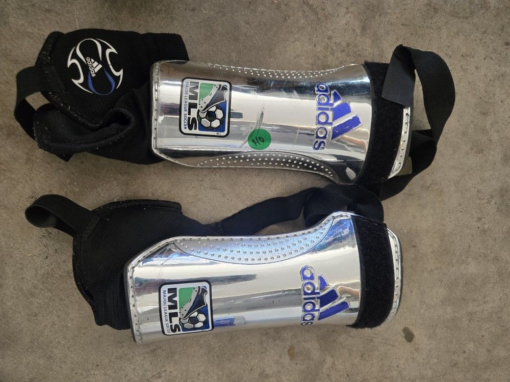 Soccer shin guards