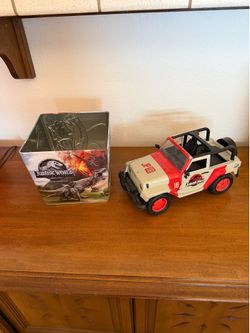 Jurassic Park Toy Jeep and Jurassic World Metal Popcorn Bucket BOTH FOR