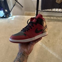 🔥 Air Jordan 1 Mid “Black/Red” — Size 12 — Good Condition