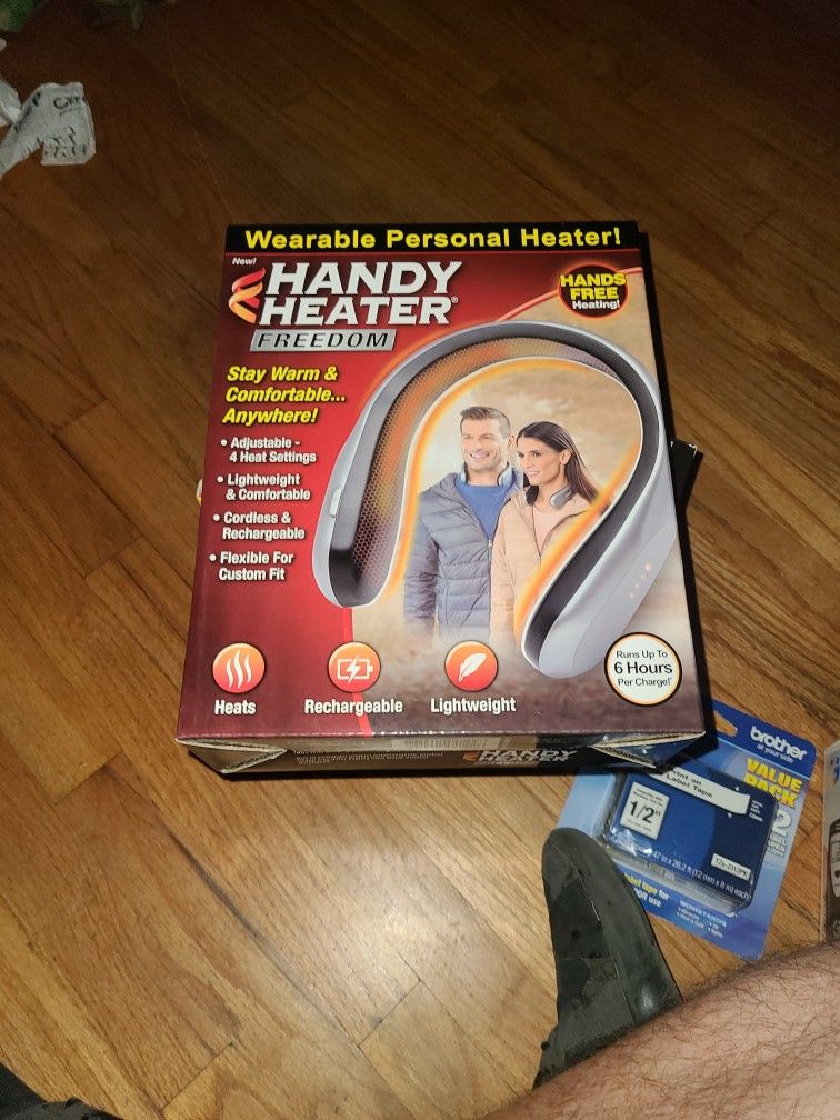 HANDY HEATER FREEDOM WEARABLE PERSONAL HEATER for Sale in Los Angeles, CA -  OfferUp