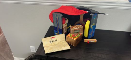 Melissa and Doug Magic Set