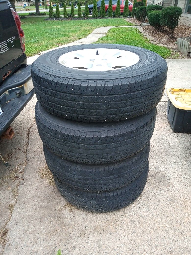 245/75/17 Bridgestone Tires Like New