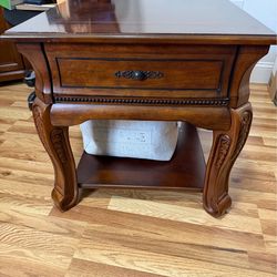 Golden side table, absolutely gorgeous