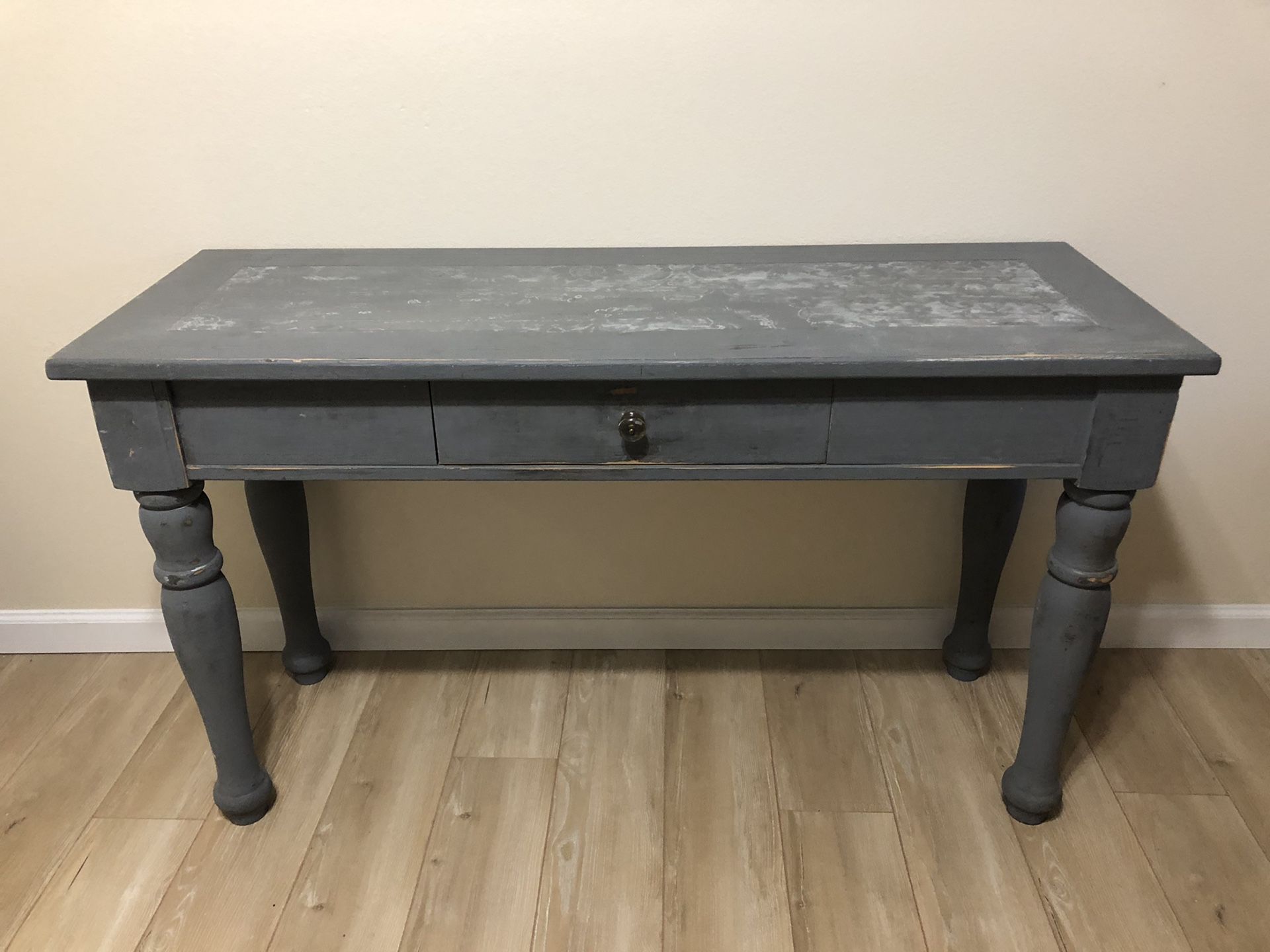 Small table/desk