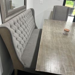 Dinning Room table And Chairs 