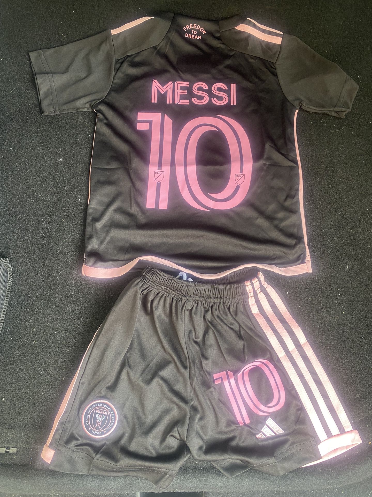 Barcelona Away 2015/16 Jersey with Messi 10 - Size Youth X-Large