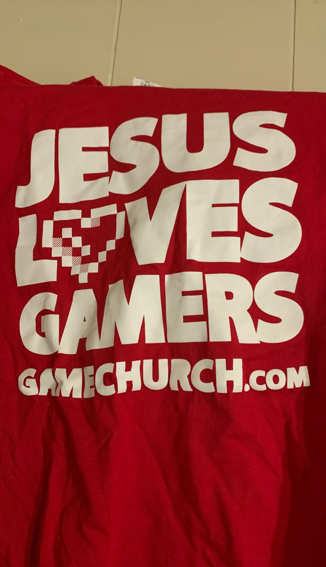T shirt. Jesus loves gamers