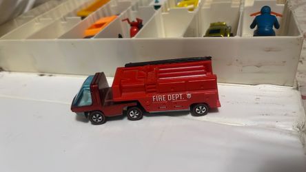 Vintage Orignal 1969 Hot Wheels Redline heavyweights Fire Dept. Truck. White interior Hong Kong. 1:64 scale diecast