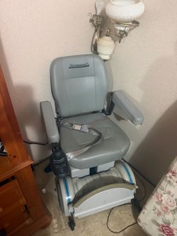 Electric wheelchair