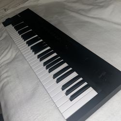 Komplete Piano w/ stand