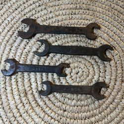 Antique Ford  USA Tools Set Of 5 Plus 2 Others 