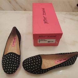 (New) Betsey Johnson bling flats

(Size 6)