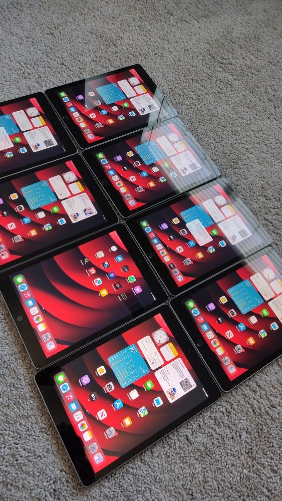 Apple IPad 5th Generation : Unlocked 