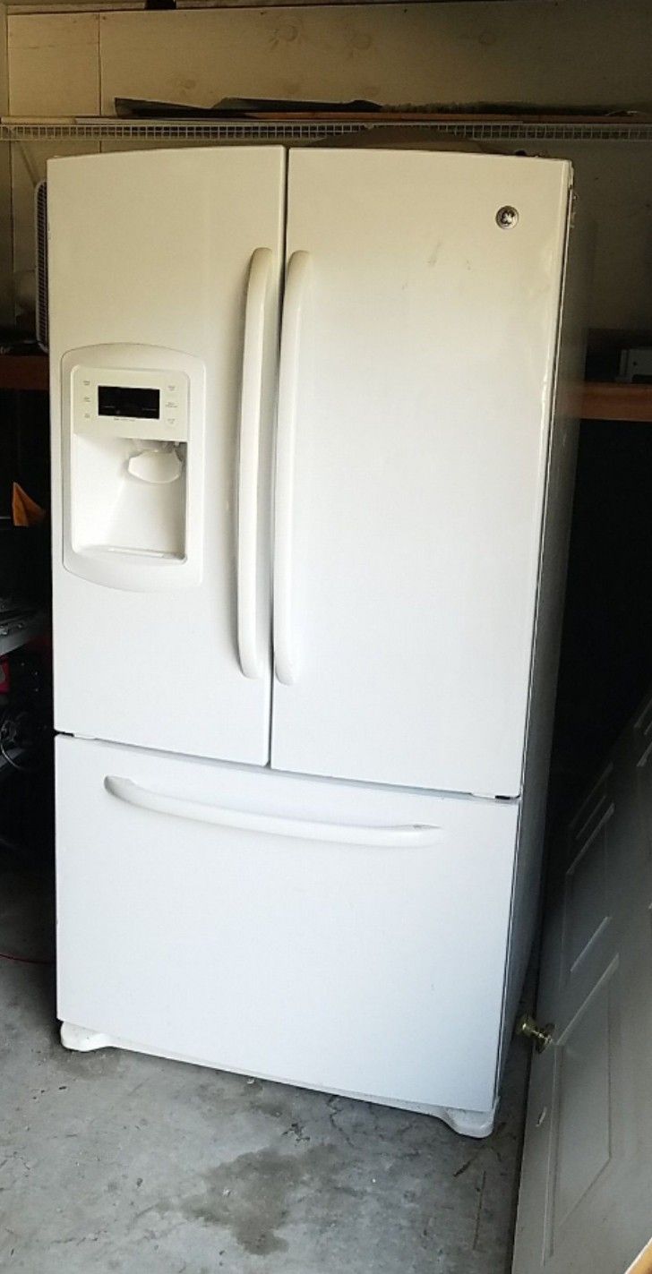 Refrigerator by GE