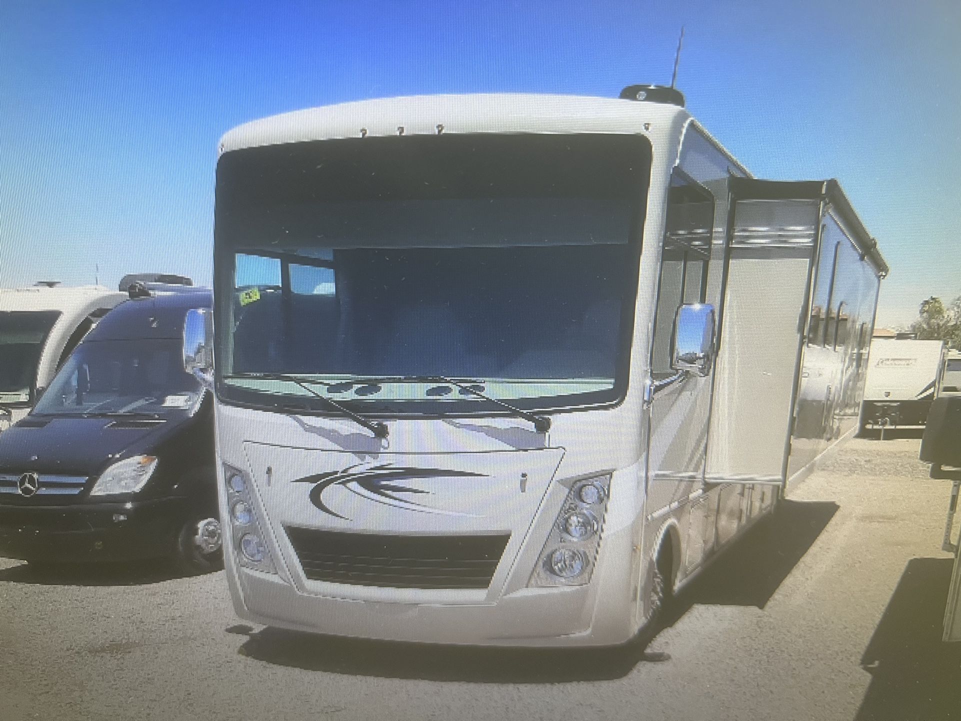 2022 FREEDOM TRAVELER A30