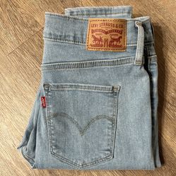 Brand New Levi Jeans Size 7 (28) 