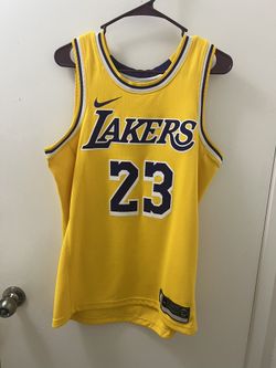 Nike Lakers LeBron James Jersey Size M