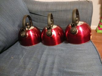 Red Stainless Steel Whistling Tea Kettles : 2.1 Qt –