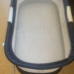 Vintage Carters bassinet