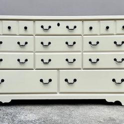 Bassett Dresser With 8 Drawers